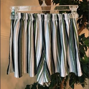 BOOHOO - striped flowy casual shorts - size 4